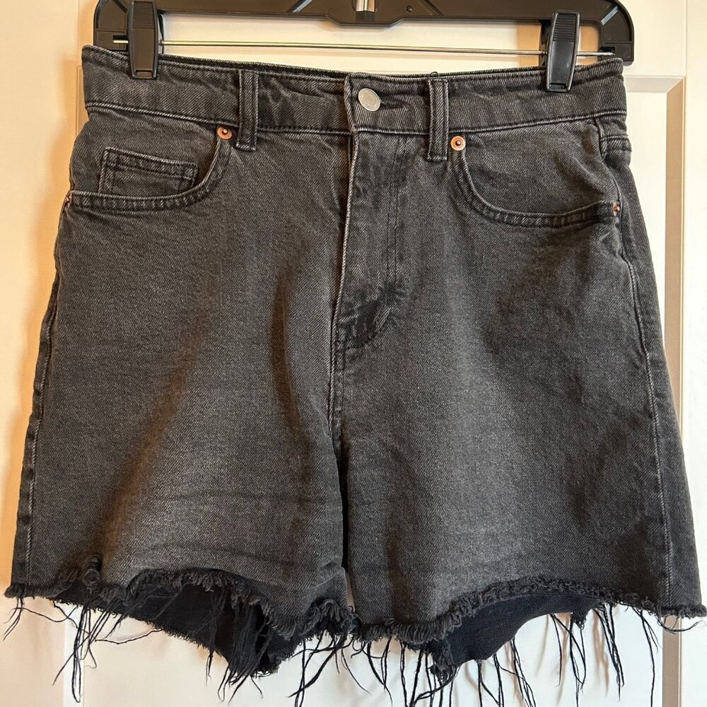 H&M BLACK DENIM SHORTS